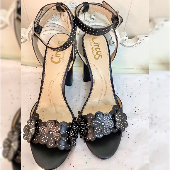 Circus by Sam Edelman ankle strap heal sandal - Picture 2 of 4